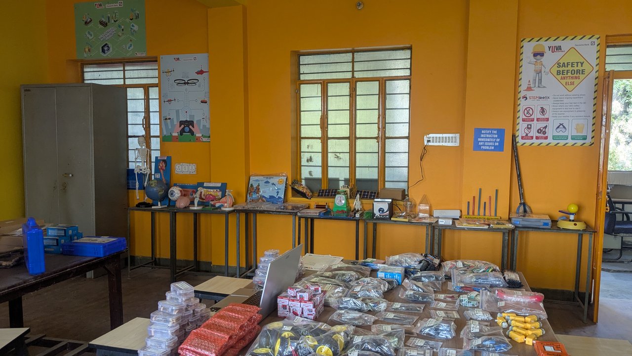 Stem labs to spark curiosity among children.jpg